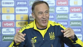 Селекционерът на Украйна Олександър Петраков говори пред местните медии