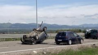 Катастрофа затруднява движението по околовръстното на София