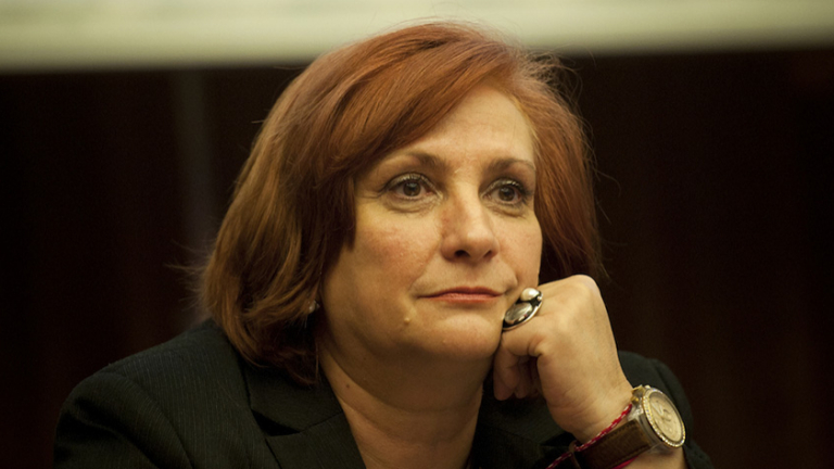 Евродепутатът Искра Михайлова се отказа от депутатското място в българския парламент