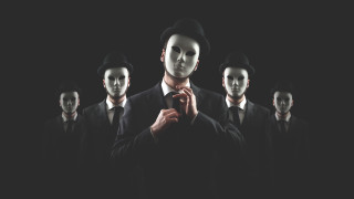 Руският автор Дмитрий Глуховски доби особено голяма популярност с книгите Метро 2033