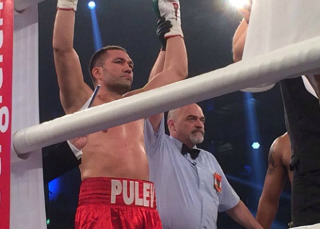 Кобрата на челно място в класацията на  "Боксовата библия"