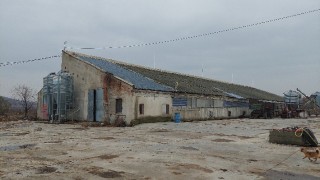 Огромен стопански имот в Пловдивско излиза на търг Частен съдебен