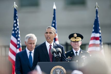 Обама почете жертвите на 11 септември с минута мълчание