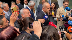 Радев: Не е време за аматьори на върха на държавата