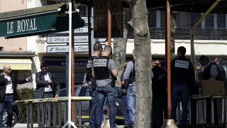 Двама убити и ранени при нападение с нож във Франция
