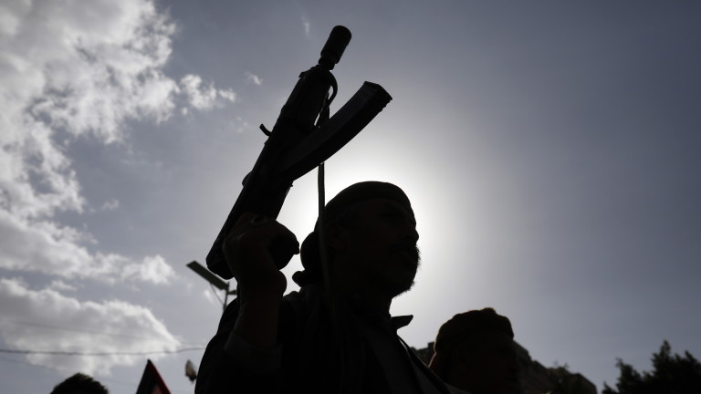 Хусите са задържали най-малко 15 йеменски служители на международни организации,
