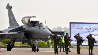 След преговори и продължила няколко години процедура Индия и Франция