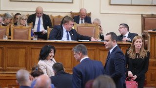 Точно един час и половина продължиха дебатите по втория вот