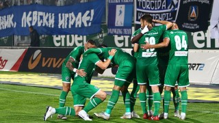 Лудогорец свали Левски от върха в Първа лига в зрелищен сблъсък