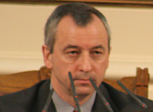 „Атака" събира подписи за оставката на Пирински