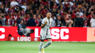 Суперзвездата на Пари Сен Жермен Килиан Мбапе смята хеттрика си