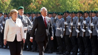 Меркел скептична за забранена за полети зона в Сирия