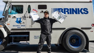 Шампионът на WBA в три теглови категории Джервонтей Дейвис просна