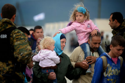 100-тина хиляди имигранти пристигнали в Гърция от понеделник насам