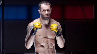 Един от най популярните български бойци Деян Топалски се качва