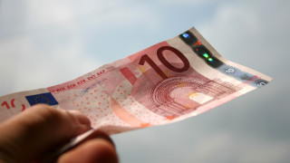 Тираджия метна 10 евро на полицай във Видин, за да не го глоби