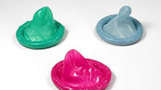 Великобритания купува презервативи за ЮАР