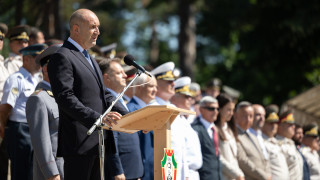 Румен Радев: България не е готова за еврото и управляващите го знаят