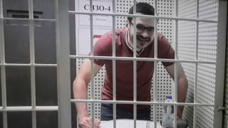 Русия отново търси опозиционера Иля Яшин Това съобщи Би Би