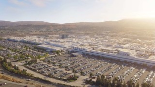 Tesla преустройва фабриката си във Фремонт, за да прави Model Y SUV