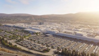 Стотици нови коли Model Y са забелязани около Gigafactory в Германия. Заводът няма регулаторно одобрение