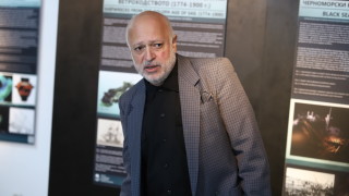 Народният театър се намира в най тежкото си състояние досега Това