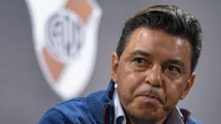 Шефовете на Уругвайската футболна асоциация започнаха преговори със старши треньора