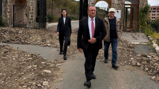 Министър Иванов за потопа в "Елените": Държавата си е на мястото, компромиси няма да има