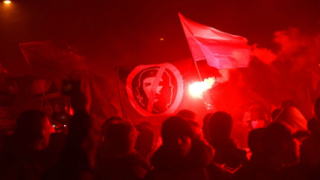 Полската полиция разгони националисти със сълзотворен газ