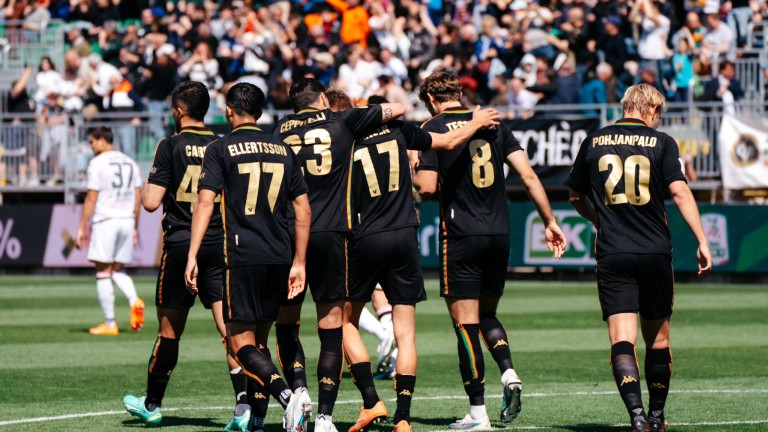 Петко Христов титуляр при успех на Венеция над Модена