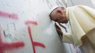 Папа Франциск покани Махмуд Абас и Шимон Перес на обща молитва