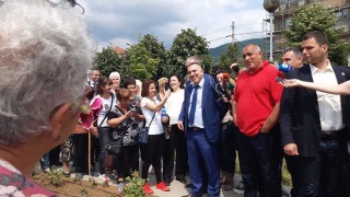 Министър председателят Бойко Борисов инспектира реновирани инфраструктурни обекти в Сливен Той