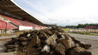 Собственикът на Локомотив София Иван Василев говори пред медиите