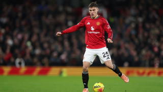 Манчестър Юнайтед е отказал да даде под наем дефанзивния полузащитник