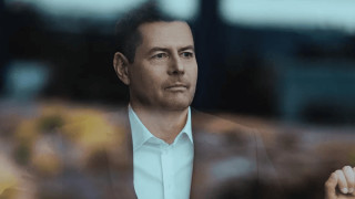 Понастоящем Карел Комарек е сред най богатите хора в Чехия