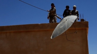 “Ислямска държава” забрани сателитните чинии, заплашва с 50 камшика и глоба от $46