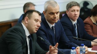 Костадинов казва кой е сложил черния му печат в Украйна, като поеме управлението