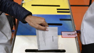 Управляващите в Швеция с крехка преднина на изборите 