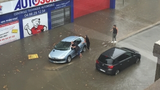 Над 5 500 души евакуирани във Франция заради наводнения