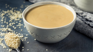 Със своята гладка и кремообразна текстура наподобяваща паста таханът е