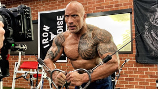 На кое българско списание Дуейн Джонсън обърна внимание