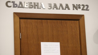 което съпредседателят на Продължаваме промяната Кирил Петков води срещу