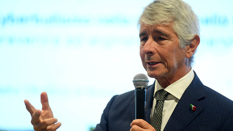 Министърът на спорта на Италия поиска оставки след провала