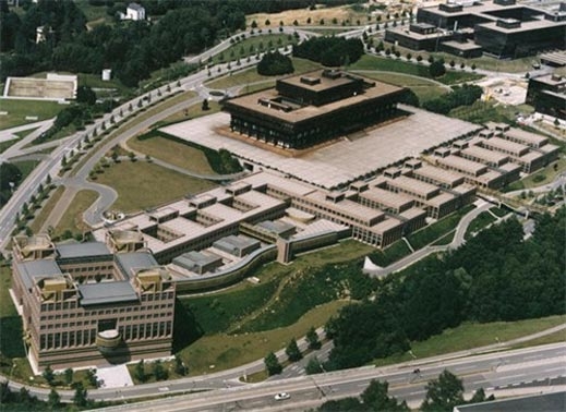 Институциите на ЕС пръскат пари за сгради