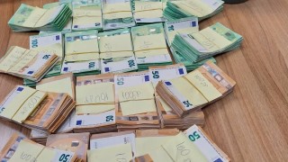 Митничари пресякоха нелегално пренасяне на 190 000 евро през Капитан Андреево
