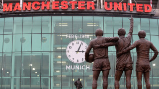 Ръководството на Манчестър Юнайтед ще отложи началото на разширяването на