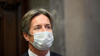 Съд във Виена осъди цветисния бивш австрийски министър на финансите