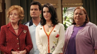 Всички добре познаваме сериала Двама мъже и половина и въпреки