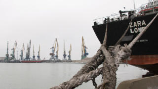 Кораб натоварен със 7000 тона зърно отплава от в Украйна