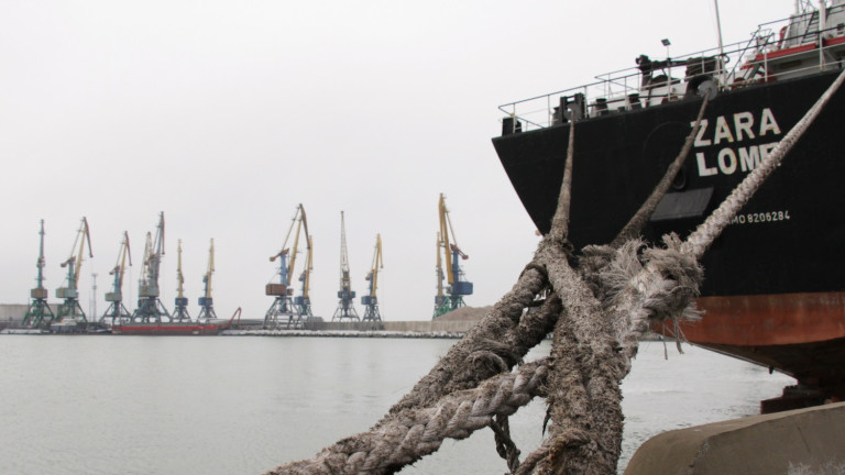 Кораб, натоварен със 7000 тона зърно, отплава от в Украйна.